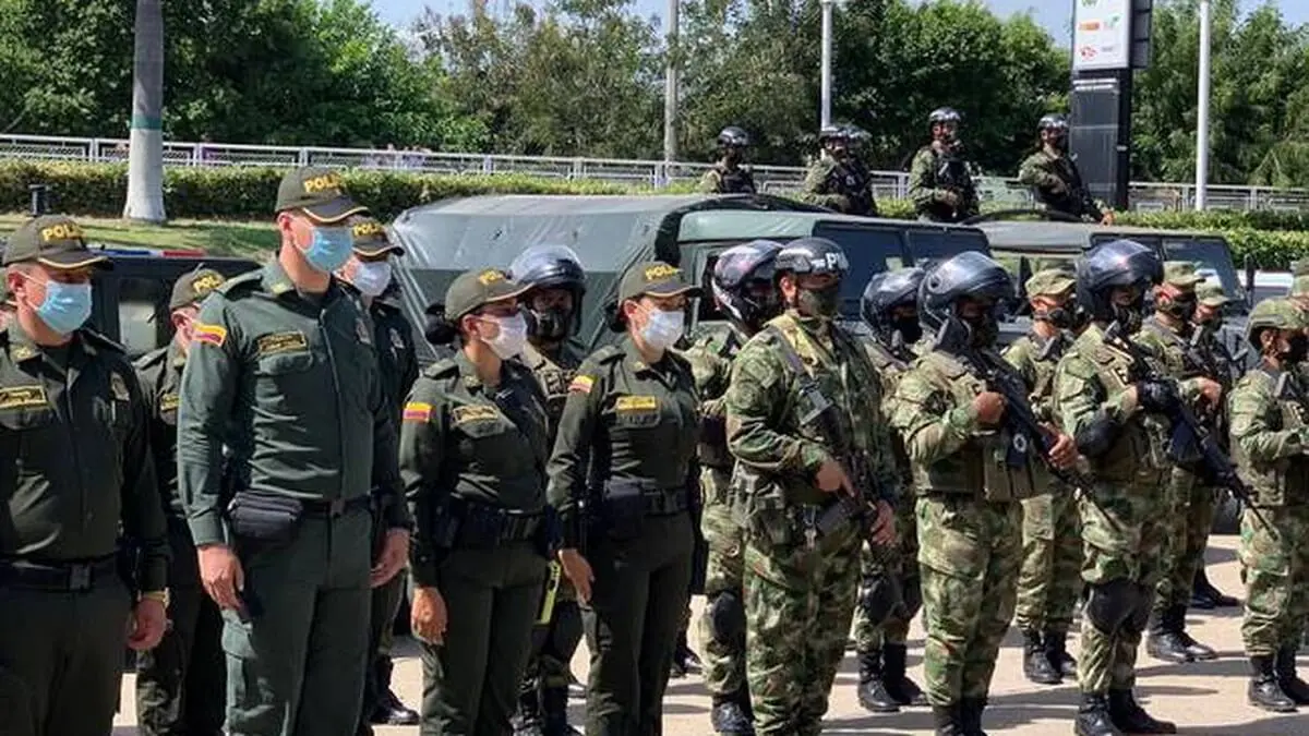 POLICÍA COLOMBIANA ALERTA en la frontera tras apertura del puente Atanasio Girardot