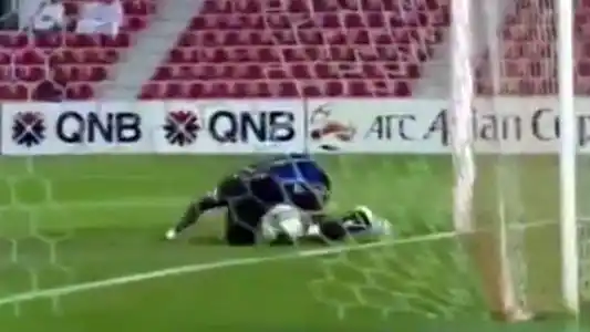 Gol y escándalo: mirá lo que hizo para sobrar a los rivales