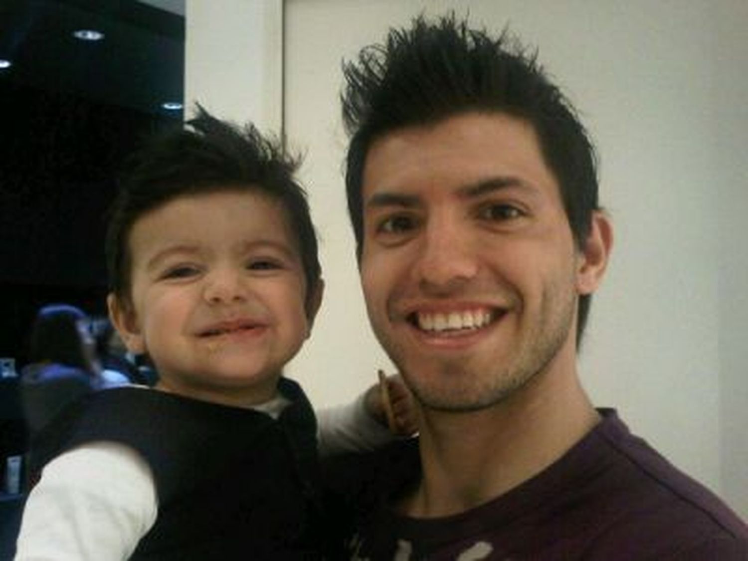 Furor por el video del hijo del Kun Agüero en Facebook