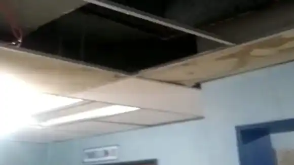 SE CAE A PEDAZOS el techo del quirófano del Hospital Dr. Ernesto Segundo Paolini de Colón en Táchira