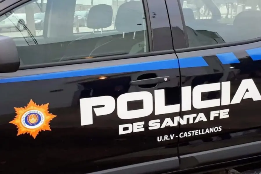 Accidente entre una moto y un auto: no se presentaron lesionados
