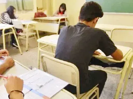 Casi la mitad de los estudiantes secundarios pierde al menos un mes de clases al año