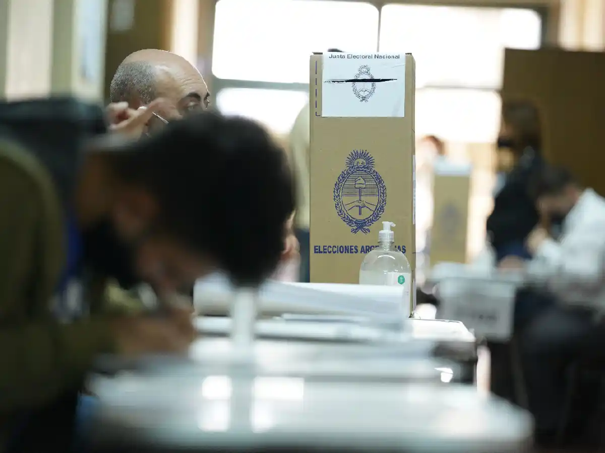 Desde la Cámara Nacional Electoral afirman que el 100% de las mesas electorales están activas