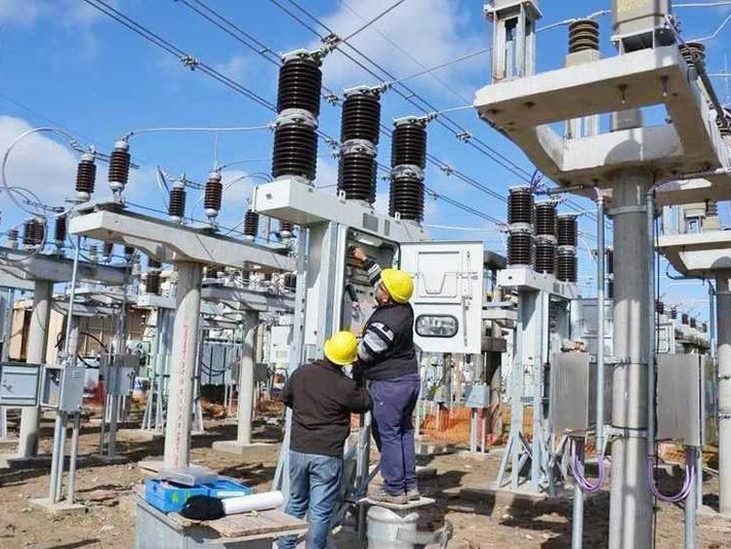 Reclaman para EL NEA NOA la construcción
de obras de infraestructura eléctrica