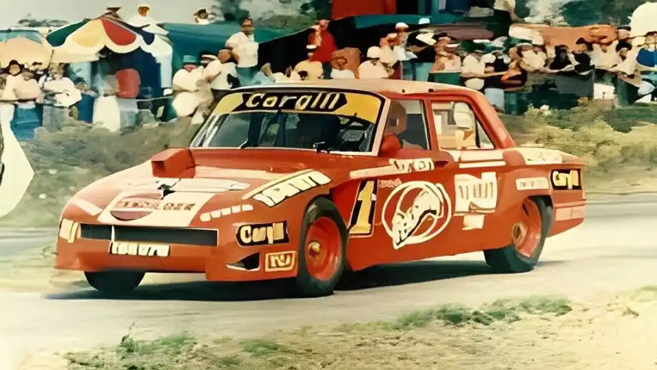 Pincho. Uno de los íconos del automovilismo loberense