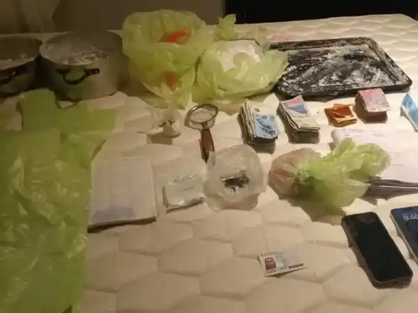 Una pareja fue condenada por estirar cocaína en un departamento de Puerto Norte