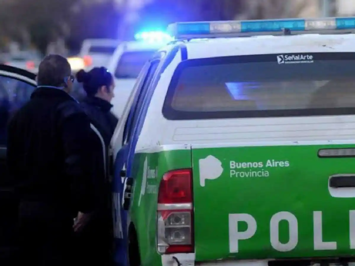 Una policía asesinó a balazos a sus hijos y se quitó la vida