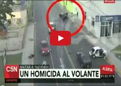 Video: Pasó en rojo a 160 km/h, a contramano y mató 2 chicas en Wilde