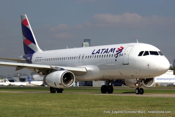 LATAM Argentina lanza campaña proponiendo volar a precios del 2015