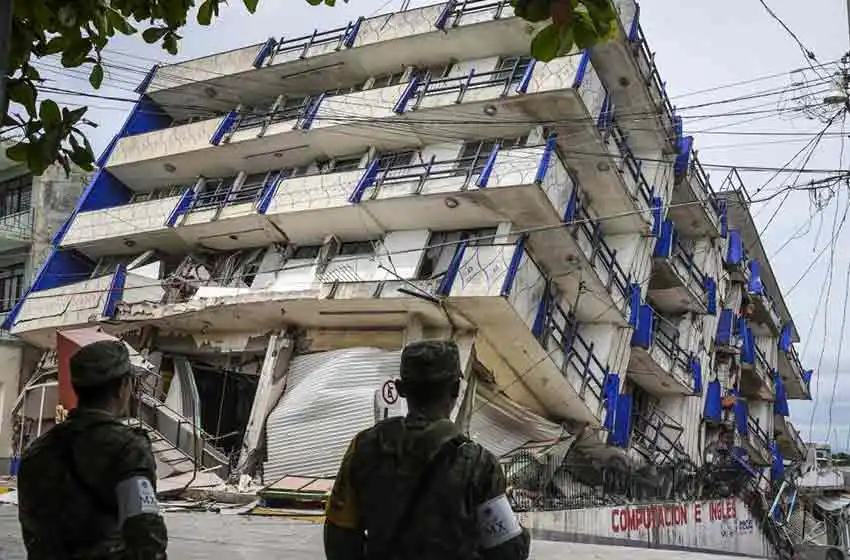 Siguen los dramáticos rescates por el terremoto en México: hay 248 muertos