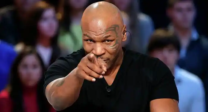 Mike Tyson preparándose para volver al boxeo