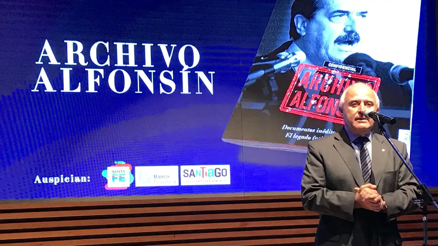 Revista Noticias: Lifschitz participó de la edición homenaje a Raúl Alfonsín