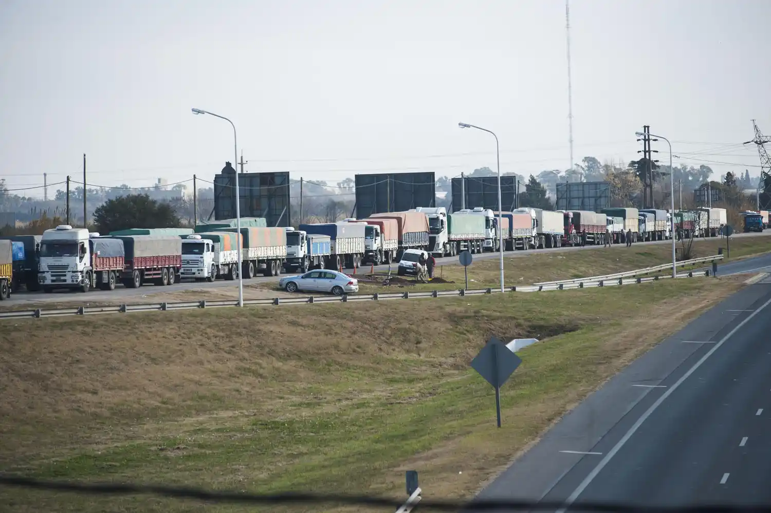 La agroindustria y los puertos piden garantizar el transporte de cargas