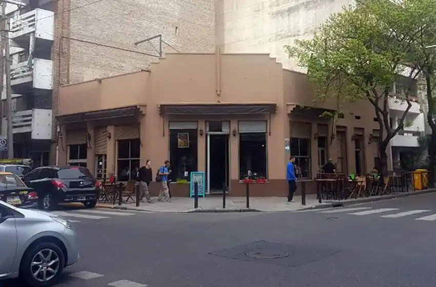 El dueño del bar amenazado por manifestantes: «Me dijeron que si no cerraba iba a tener muchos dolores de cabeza»