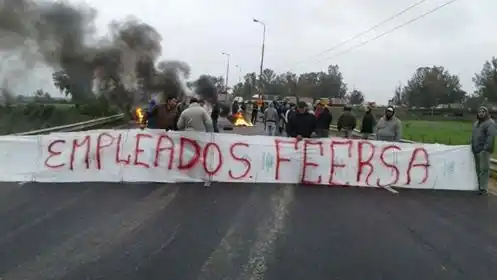 Trabajadores del frigorífico equino de Gualeguay cortaron la ruta