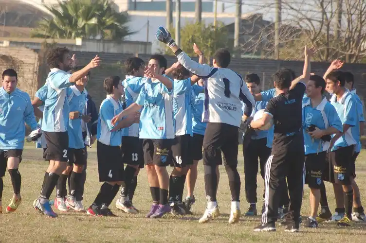 En el clásico, la fiesta fue toda celeste 