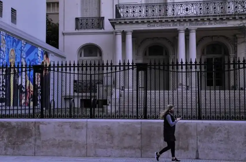 La oposición denuncia que en medio de la crisis el Gobierno invierte millones en la «Casa Patria Grande Néstor Kirchner»