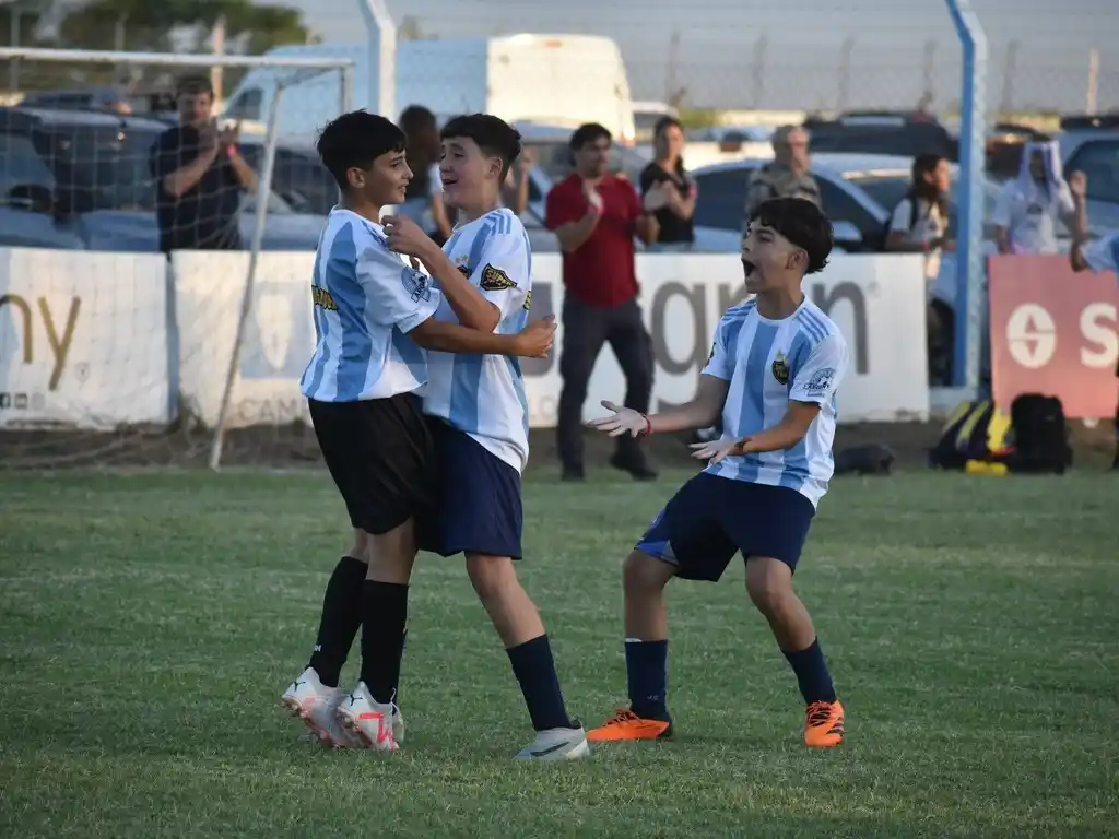 A las 18:30 inicia el torneo Intercolegial Infanto Juvenil de fútbol.Foto:Prensa AR