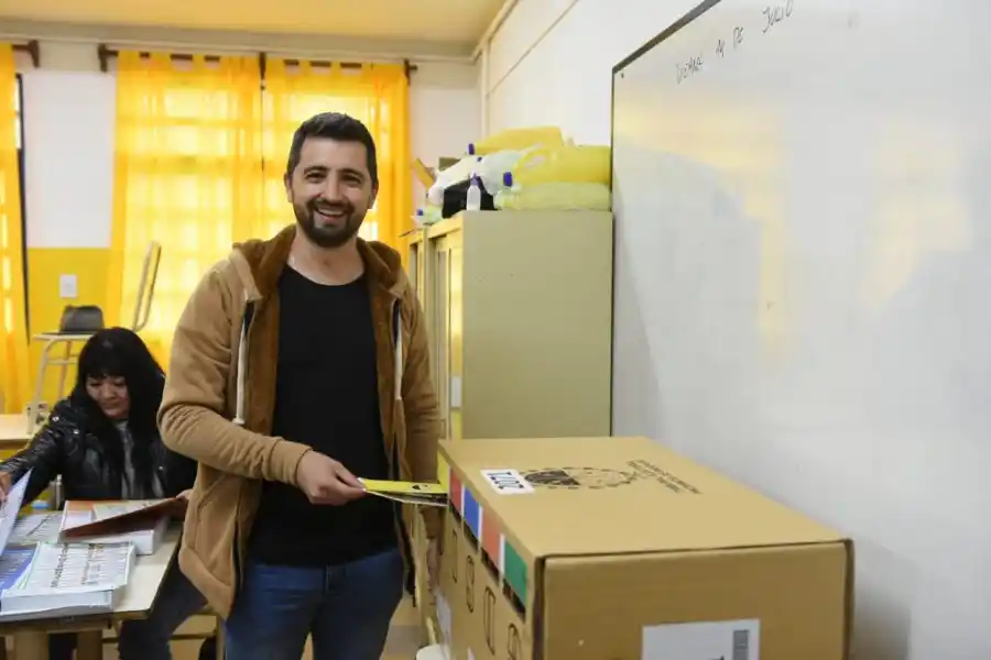 Juan Senn. “Que se acerquen a votar”