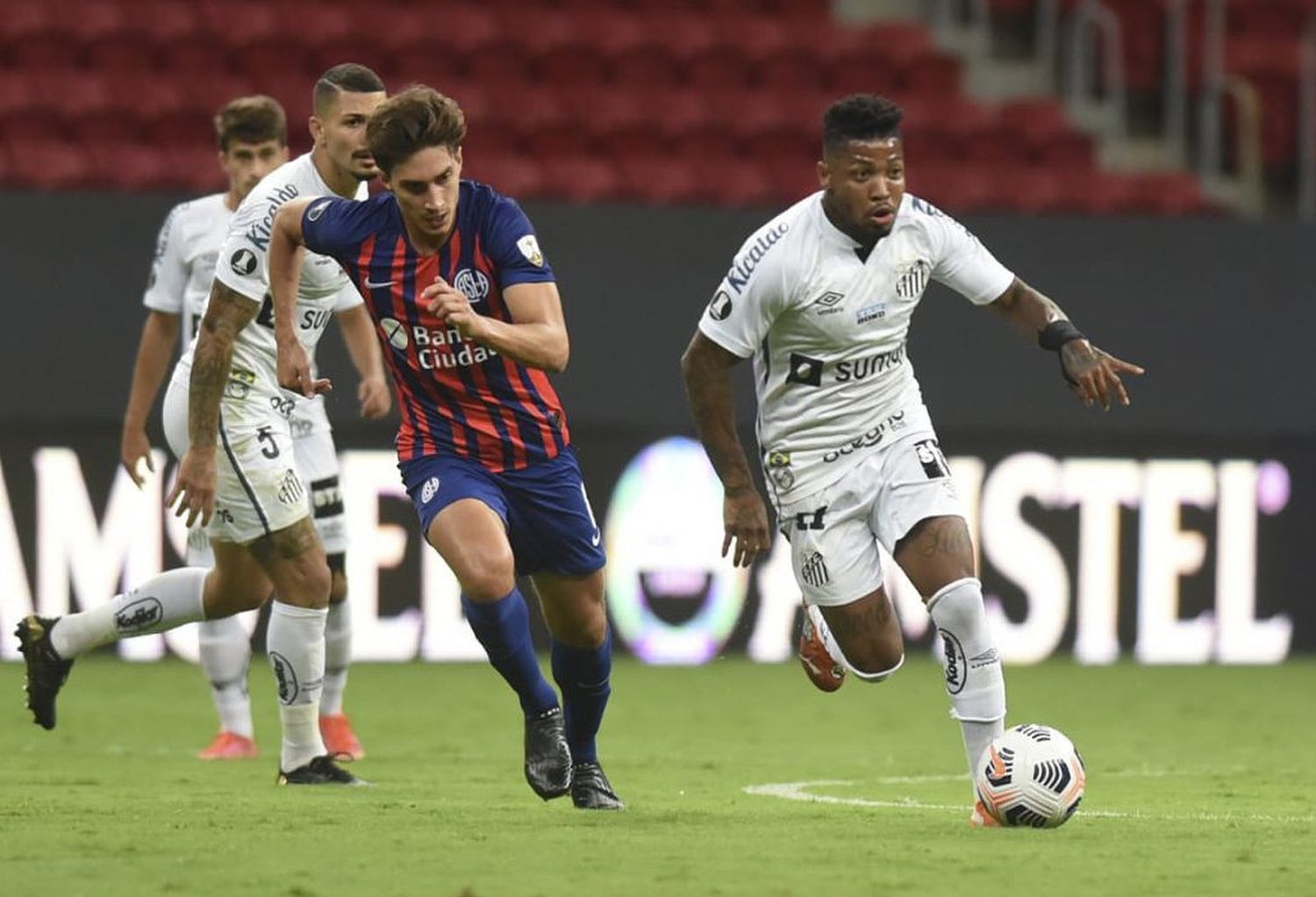 San Lorenzo no pudo torcer la serie ante Santos