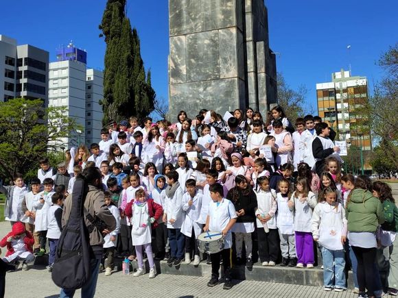 Los alumnos le pusieron música a las calles de la ciudad