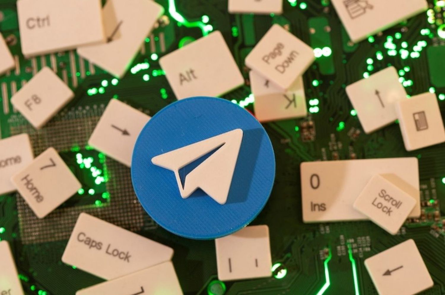 Telegram gana más de 50 millones de usuarios tras la caída global de las redes sociales