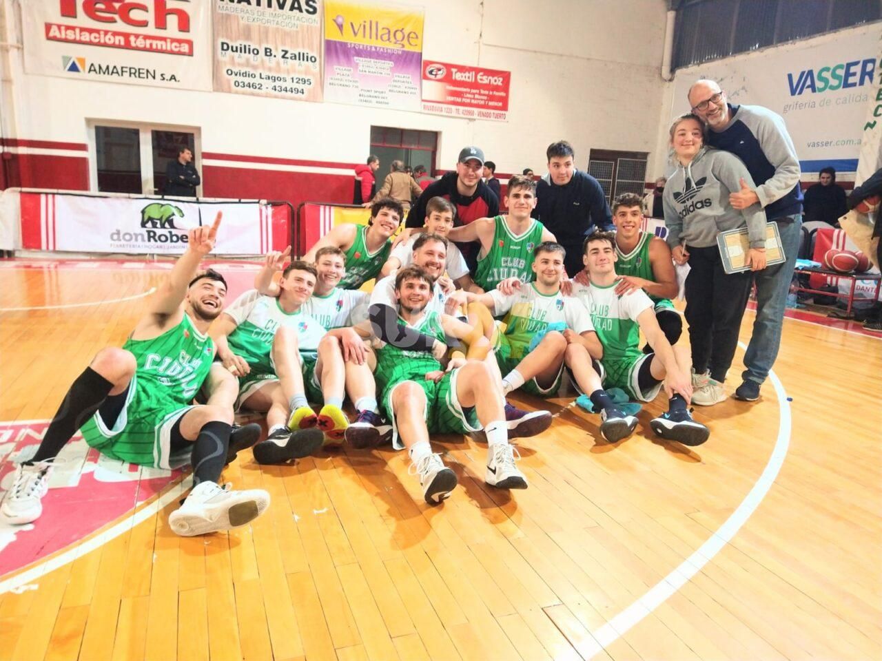 Con un gran envión final, Club Ciudad se quedó con otro clásico