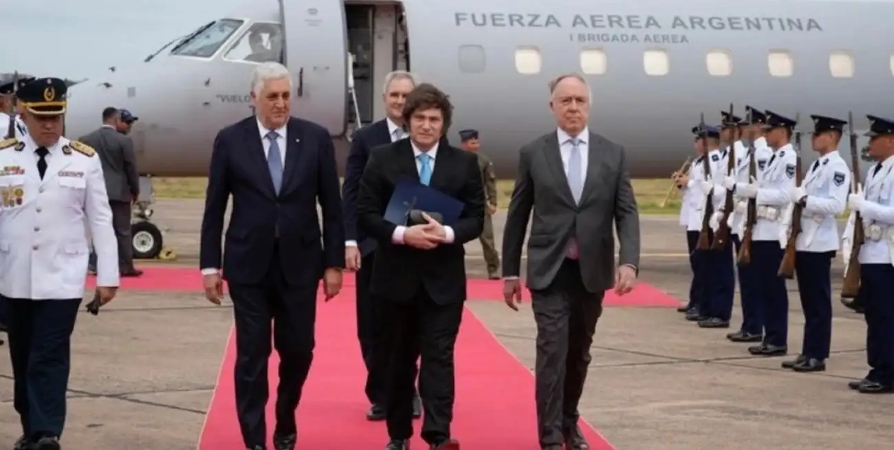 El presidente Javier Milei regresa de Suiza a la Argentina con una agenda federal en vistas.