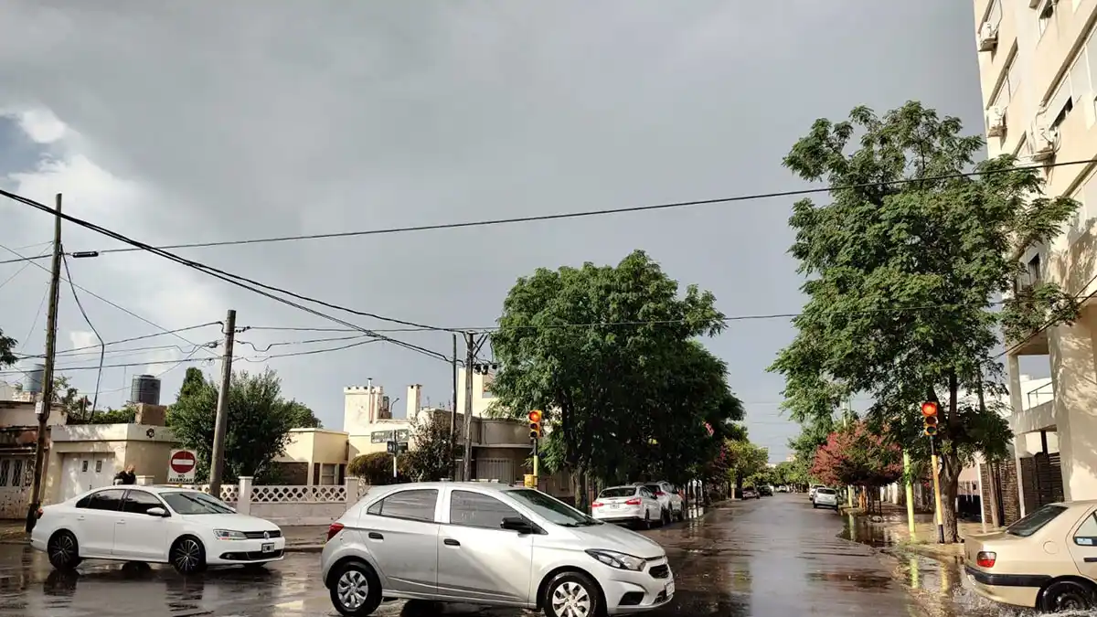 Viernes con cielo mayormente nublado