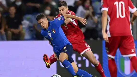 Italia hizo cinco goles y prolongó su largo invicto