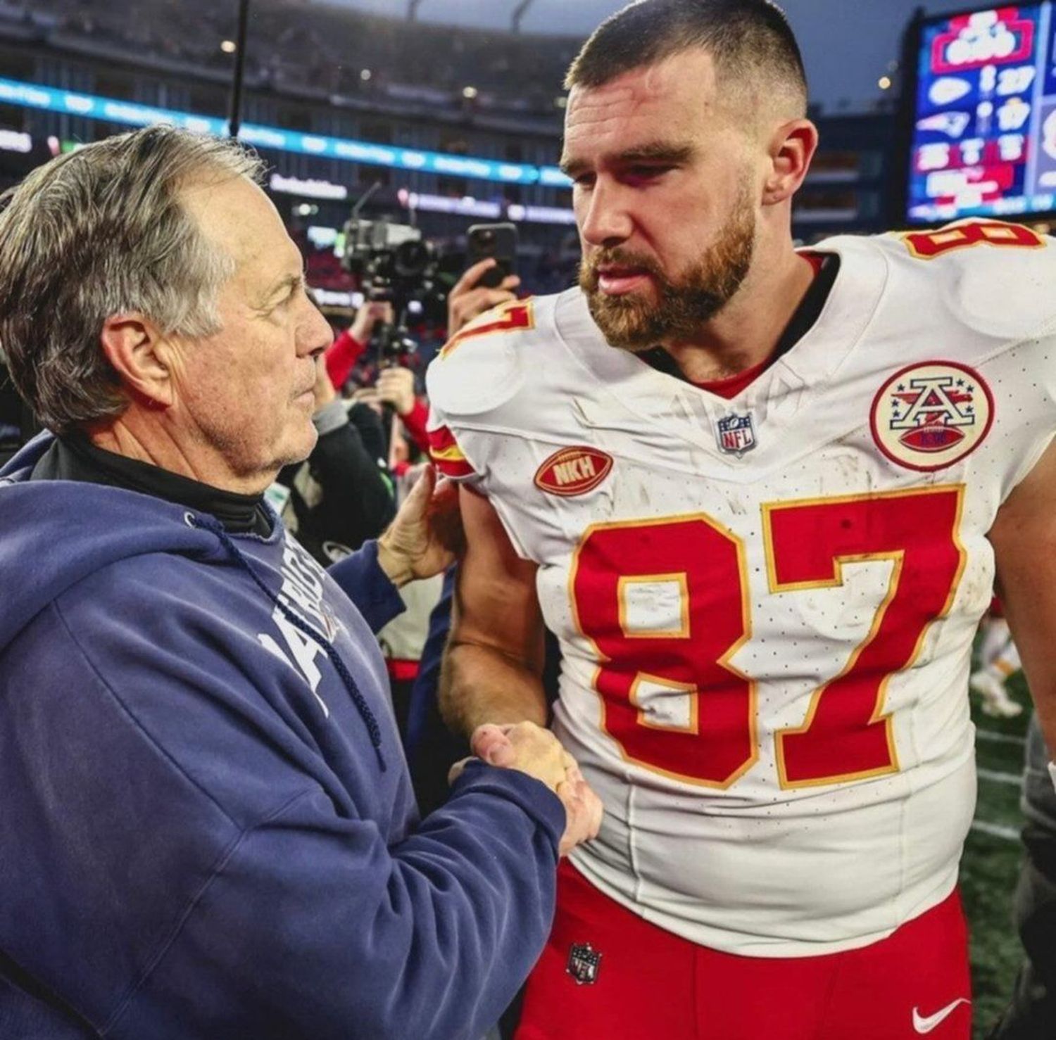 El comentario de Travis Kelce sobre Bill Belichick y su nueva novia