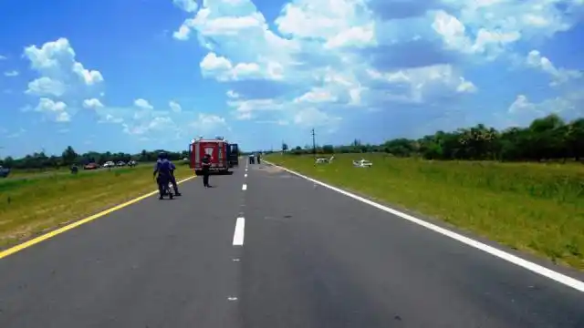 Fue a auxiliarlos por una goma pinchada y murió atropellado por un camión