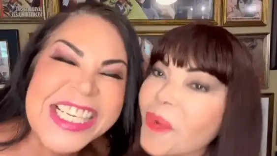 Lilia aprovechó para salir en el comunicado de Liliana. Foto Instagram