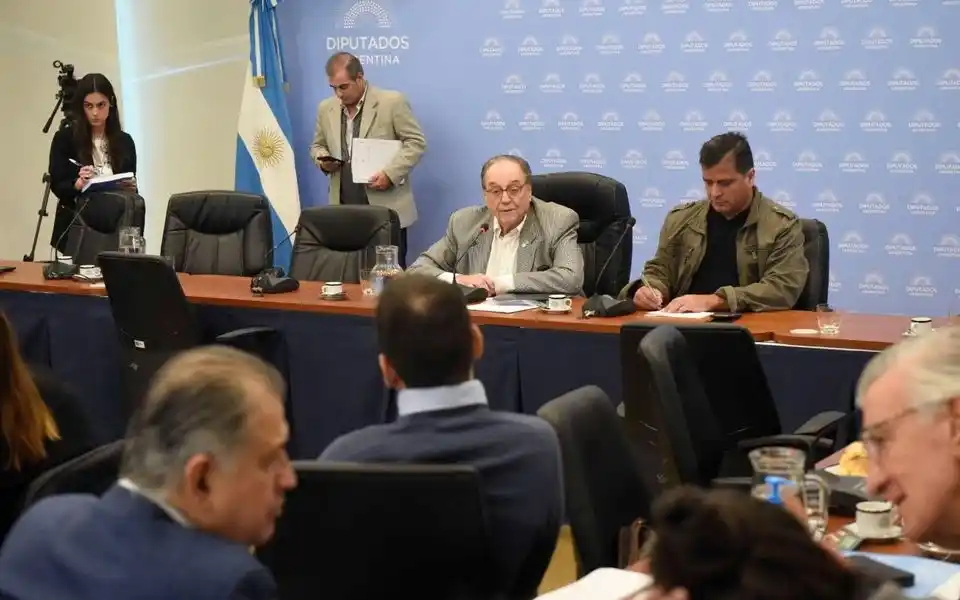 Presupuesto 2023: la oposición pide una “cláusula gatillo” anti inflación