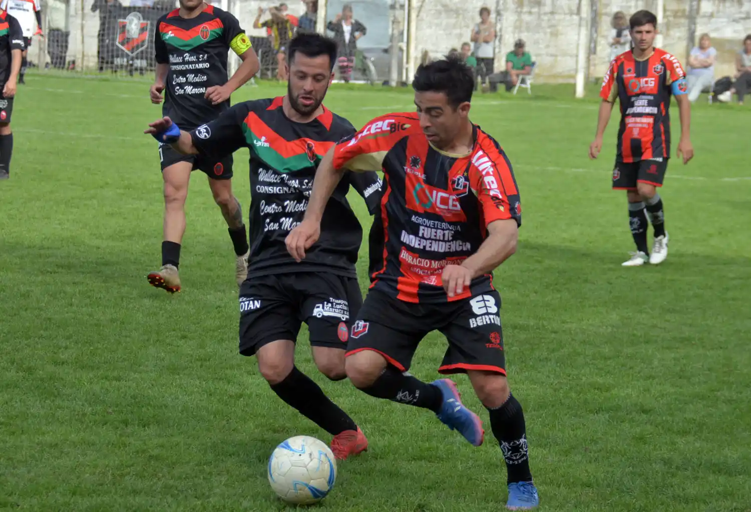Hernández intenta escaparse de Casco.