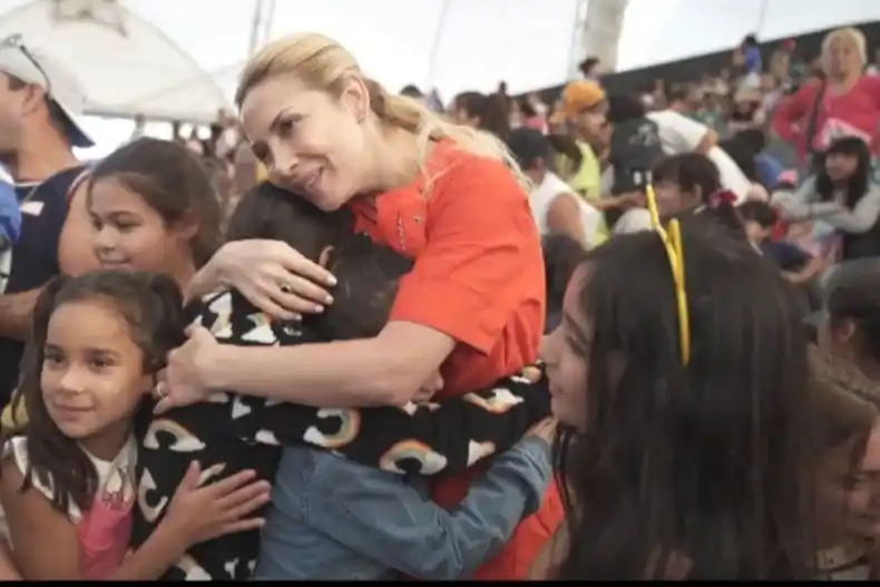 Fabiola Yañez cerró el año de la Fundación BNA junto a mil niños
