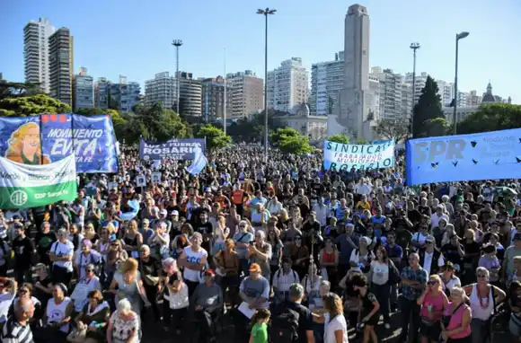 Masiva marcha por el Día de la Memoria, la Verdad y la Justicia en Rosario