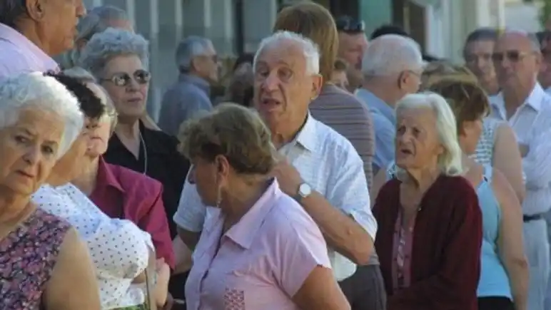 Anuncian nuevos créditos de hasta 400.000 pesos para jubilados y pensionados