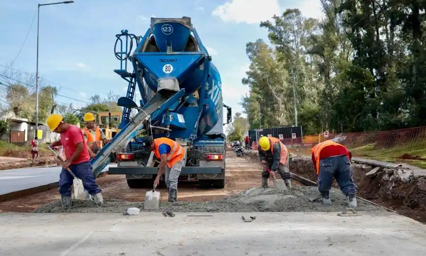 El Municipio avanza con la obra de transformación del ingreso a Manzanares