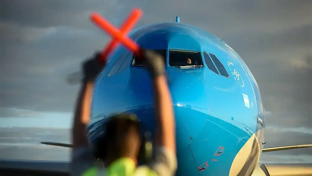 Parte a Moscú un nuevo vuelo de Aerolíneas Argentinas en busca de más vacunas Sputnik V