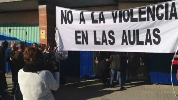 Buscan crear un programa para prevenir la violencia contra docentes 