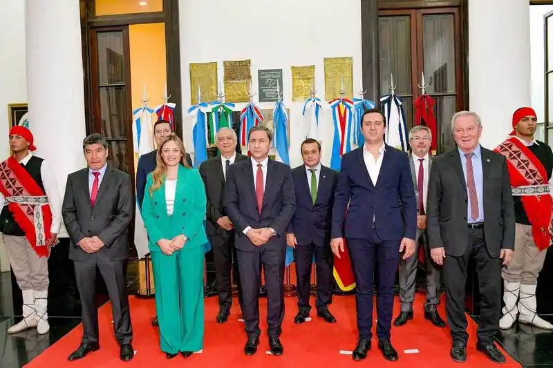 El vicegobernador participó en la 50.a sesión
plenaria del Parlamento del Norte Argentino