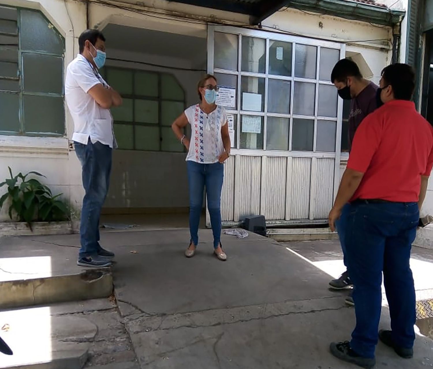 La secretaria de Salud visitó el Hospital Centenario y se reunió con APROBI