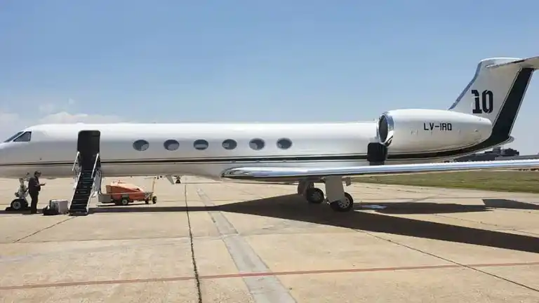 ¿Cómo es el avión de Messi valuado en 15 millones de dólares?