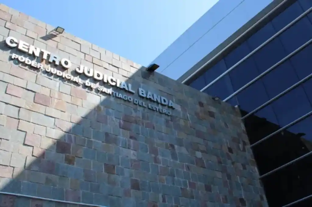 Imputado por el delito de lesiones leves calificadas por el vínculo.