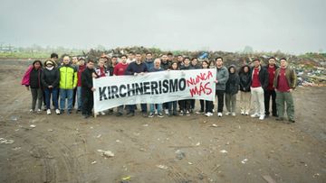 La postal de campaña de LLA llegó a Bahía Blanca a menos de una semana de las elecciones: "Kirchnerismo Nunca Más"