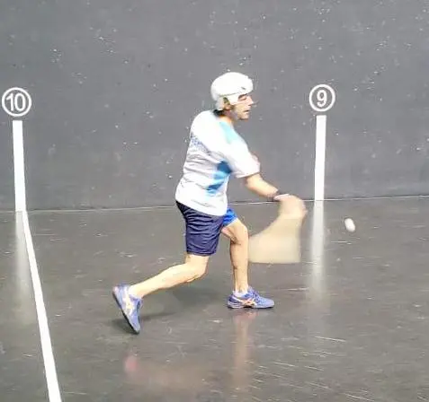 Joseba entrena en España
