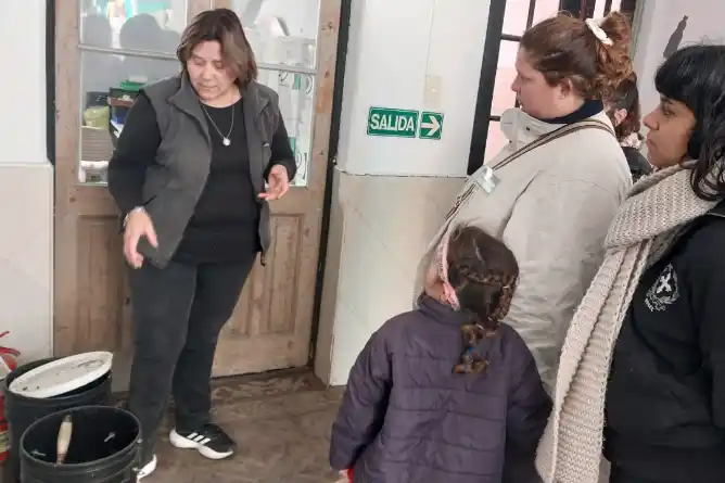 Programa “Cosechando Saberes”: Promotores de huerta y ambiente visitaron el Taller Protegido