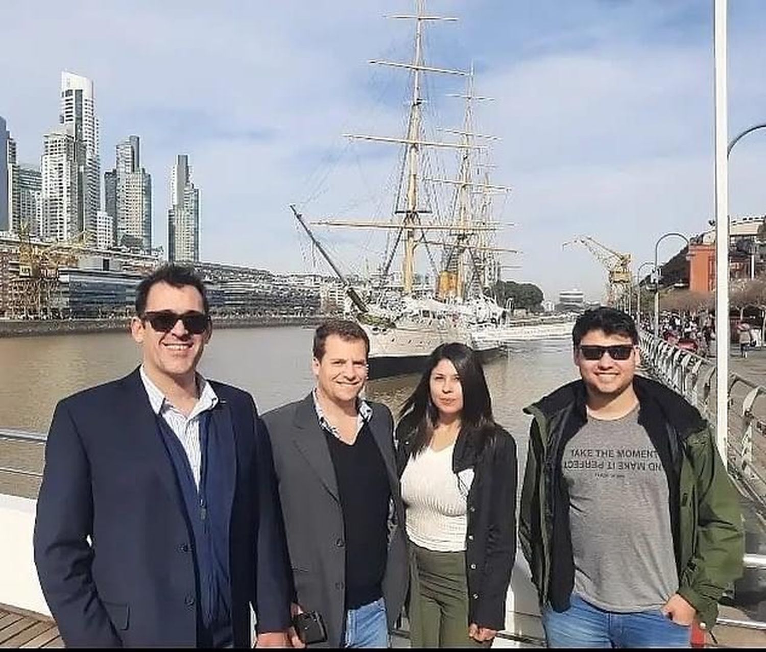 Martín Rivas y el grupo que conforma Avanza Libertad en San Pedro.