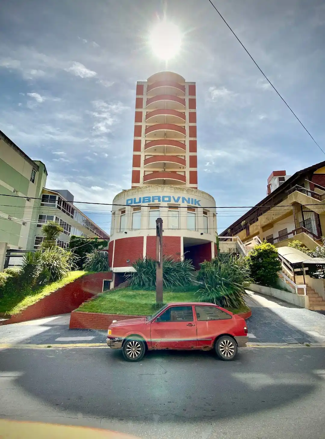 Colapsó parte del edificio del Apart Hotel Dubrovnik.